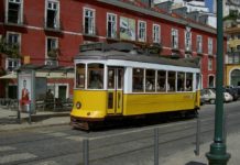 Leć tanio do Lizbony na koniec roku! Podróż w dwie strony za 287 zł!